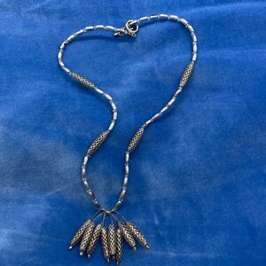 Unique lightweight necklace